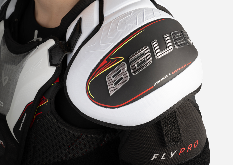 S25 Bauer Vapor Flypro Shoulder Pad Junior
